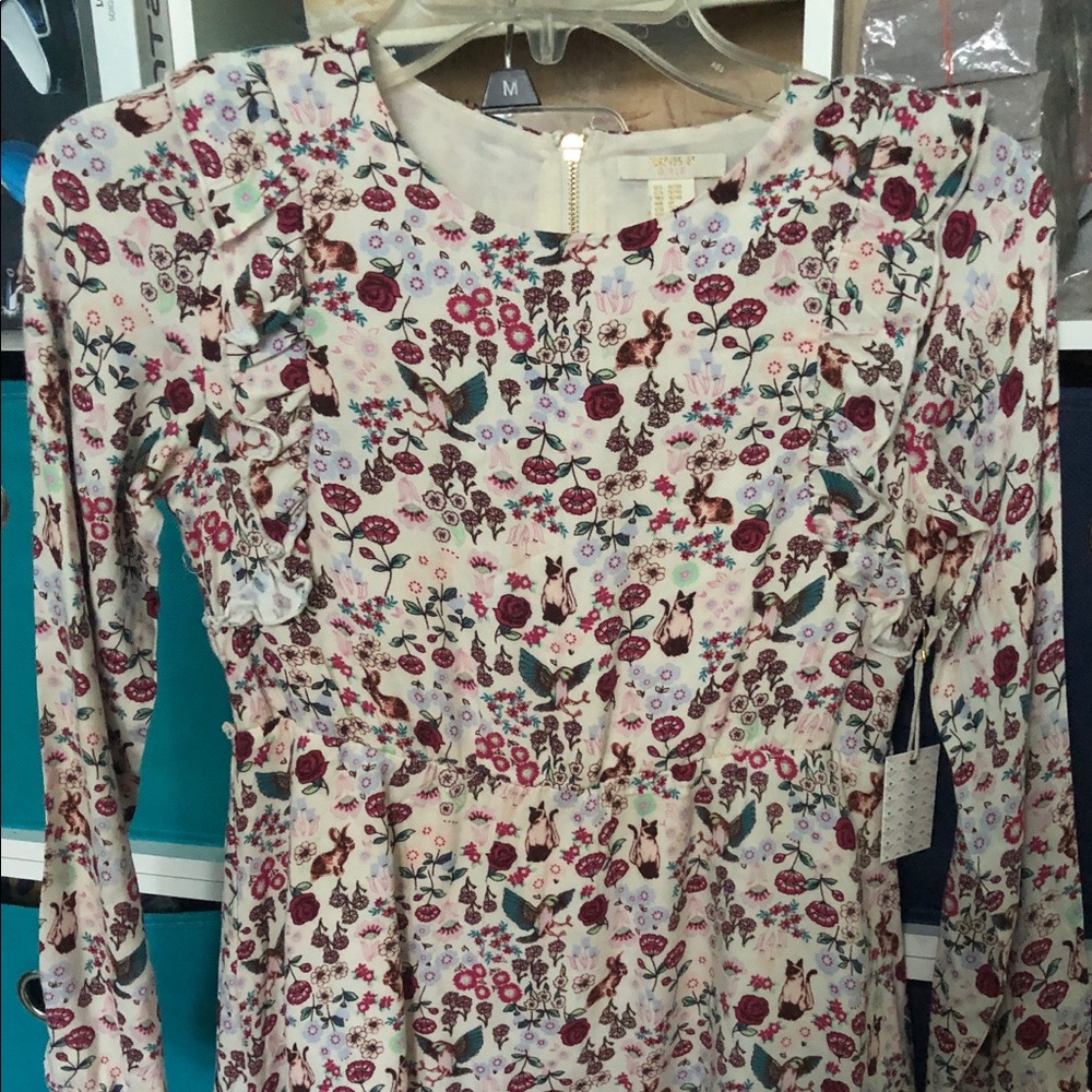 Girls dress with roses and other patterns